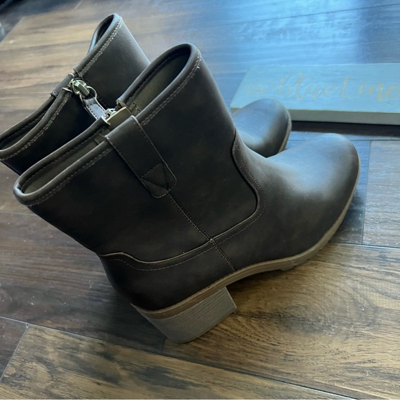 Dr Scholls Pearl Boots NWOT - Picture 3 of 9